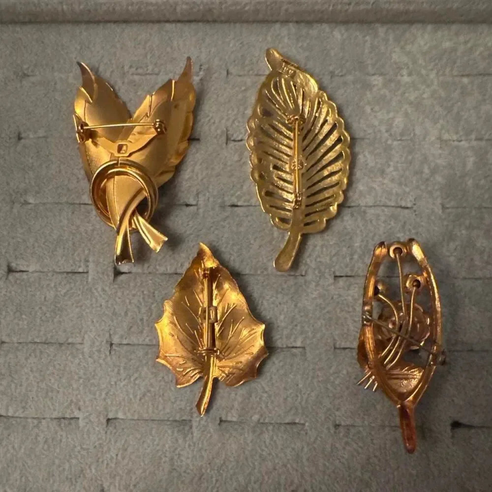 Source Unknown gold tone